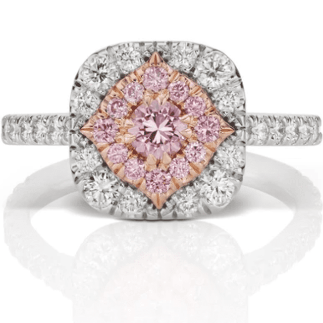粉色钻石戒指