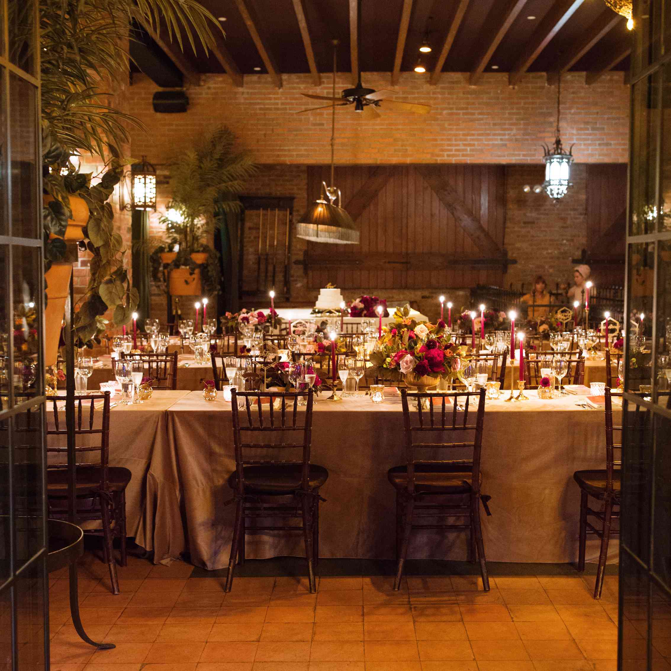 绢花双心或接待