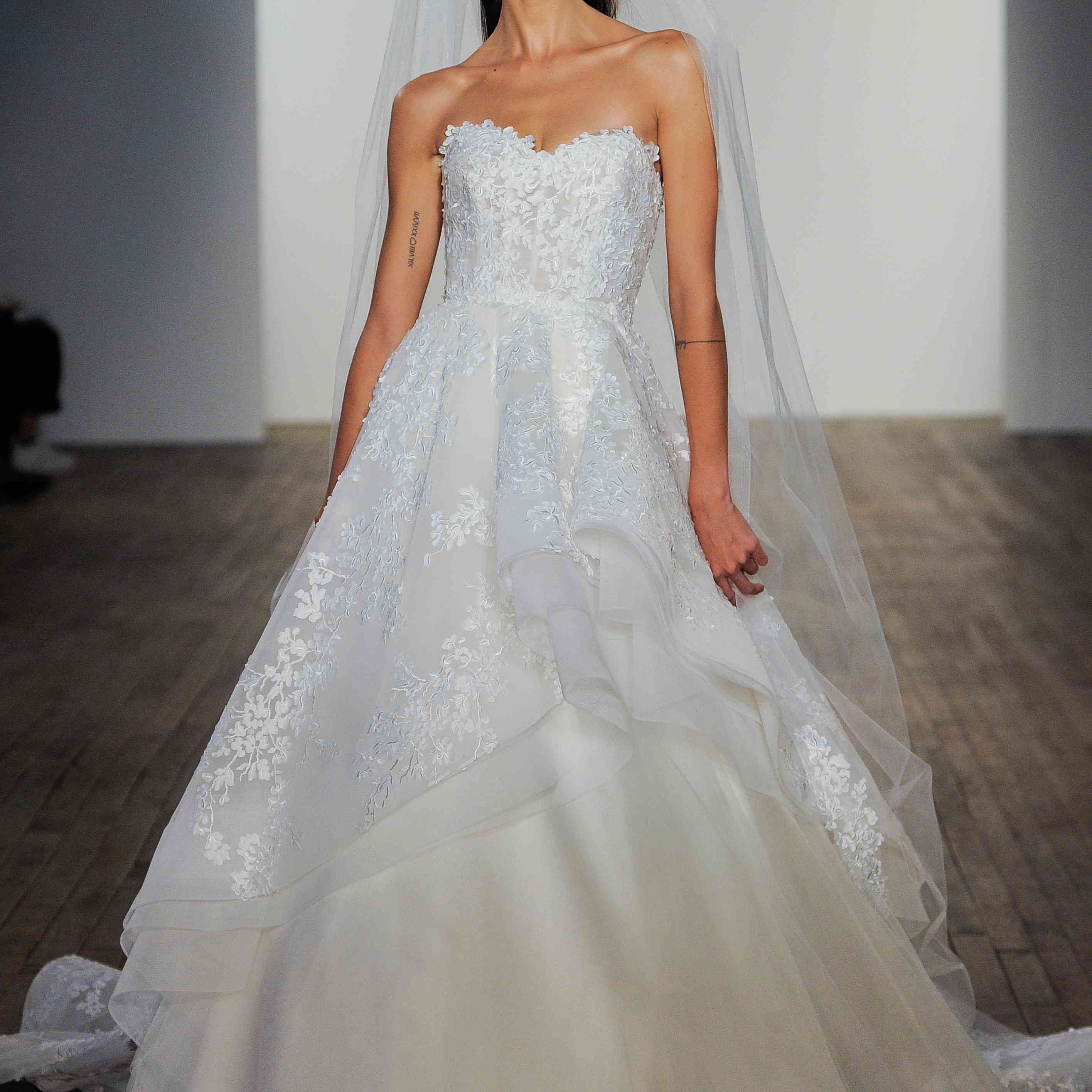 estee无肩带婚礼球礼服