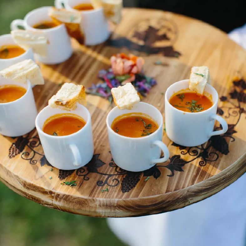 小西红柿汤配烤奶酪