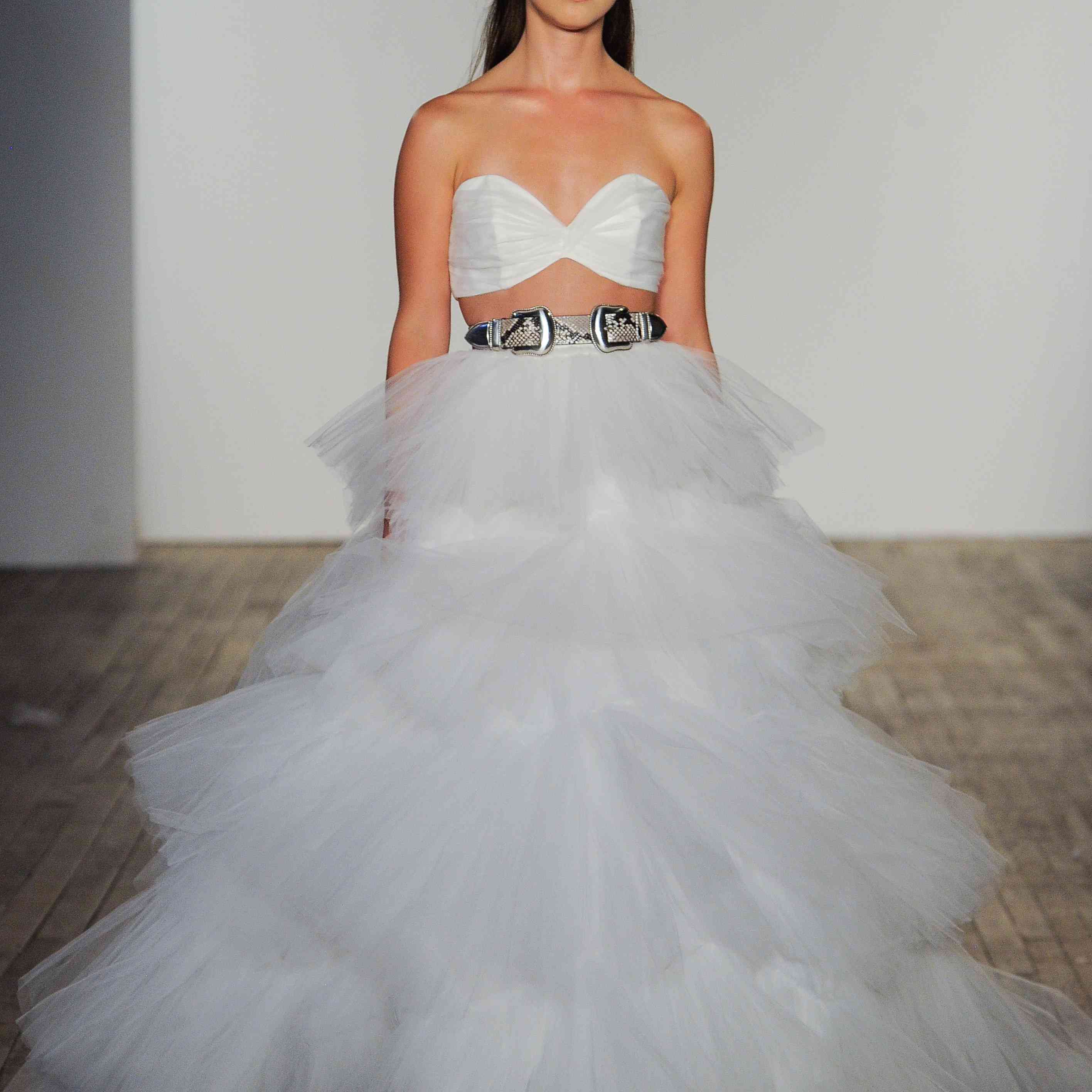 海莉·佩奇婚纱