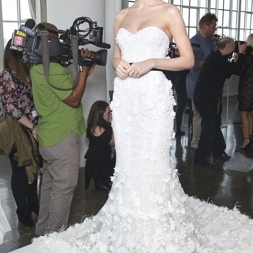 Marchesa的装修和火炬婚纱礼服