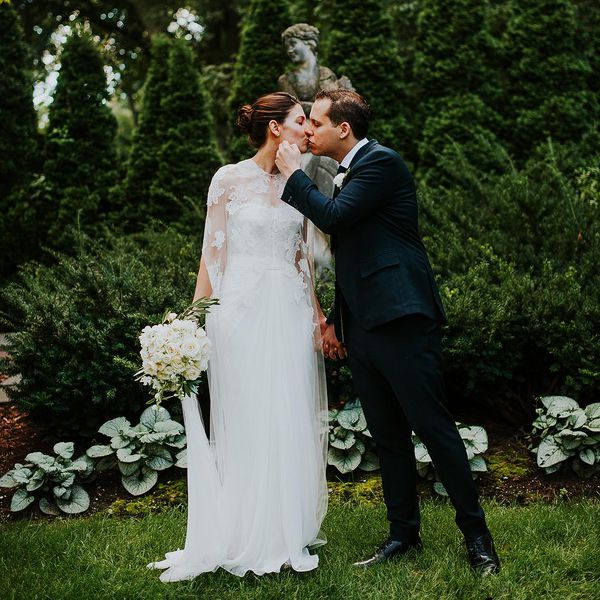 新娘和新郎亲吻