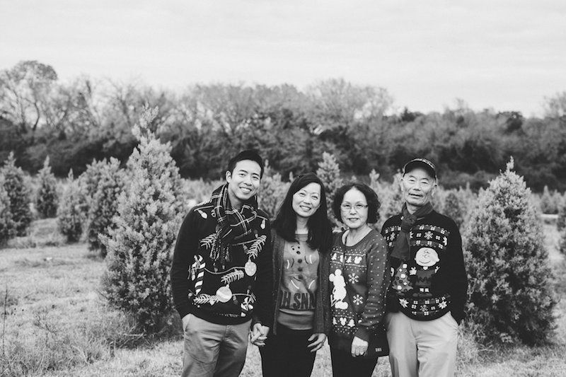 家庭中圣诞树很多