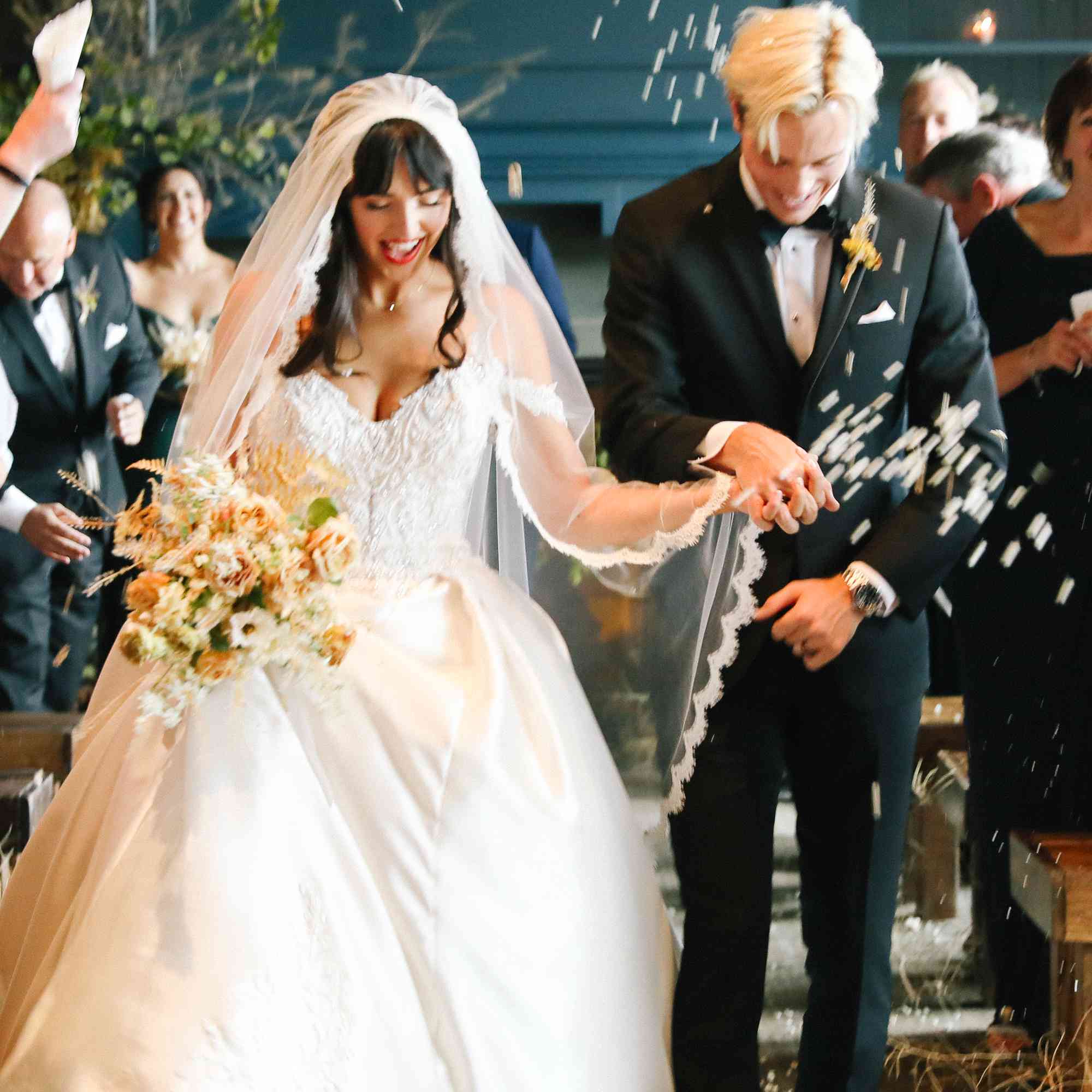 草原象和瑞克婚礼,后退的”class=