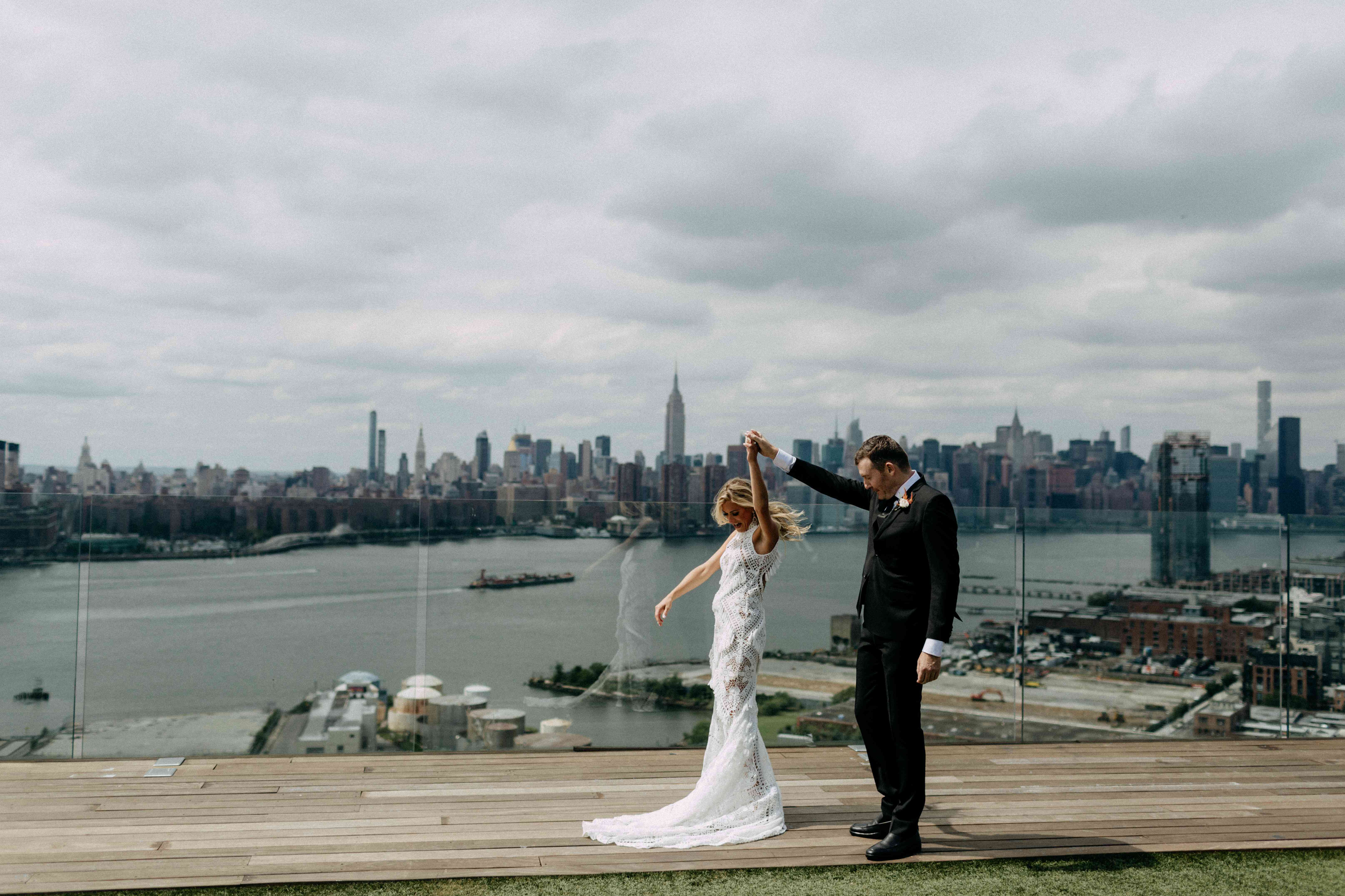 新郎新娘纺围绕