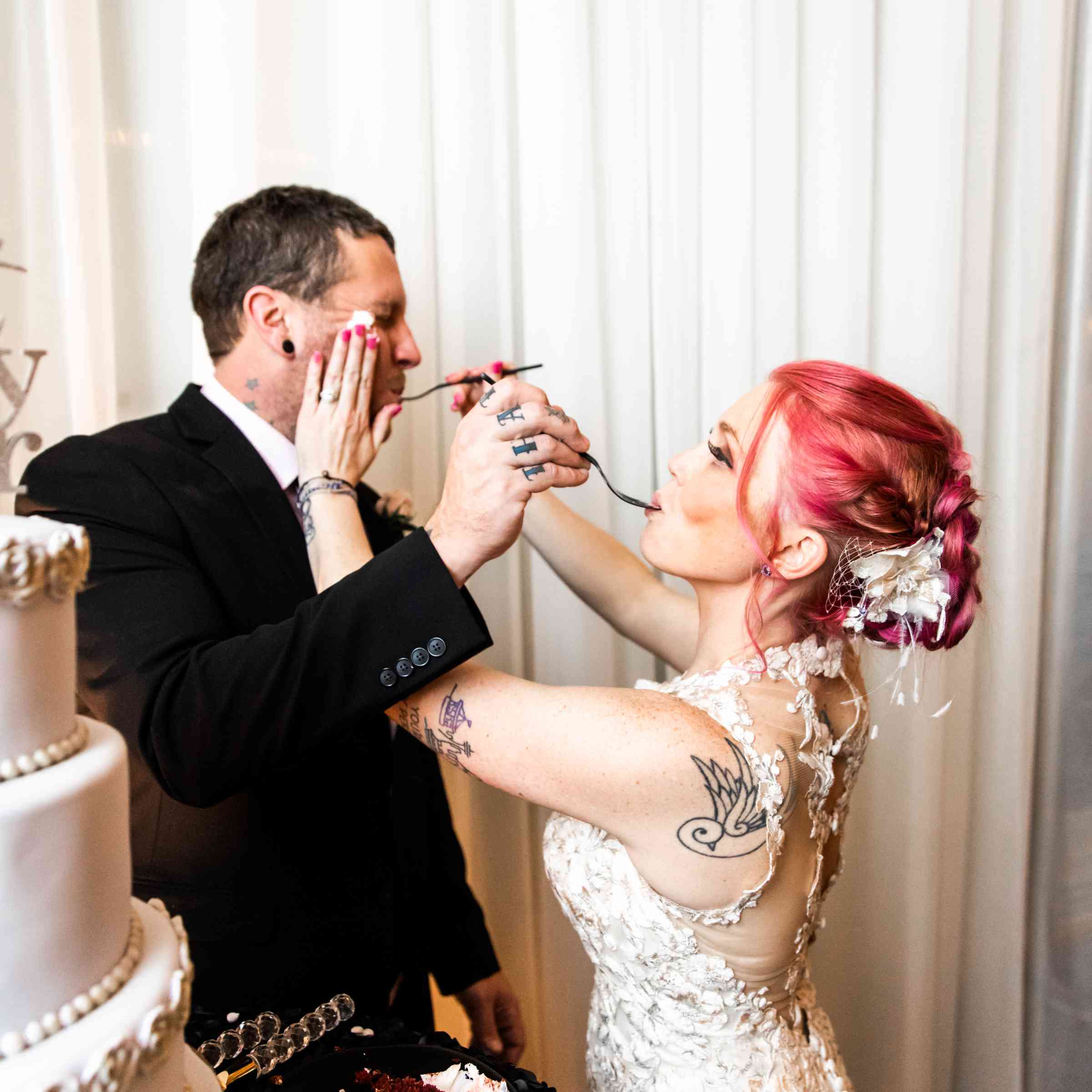 祝婚礼蛋糕切割