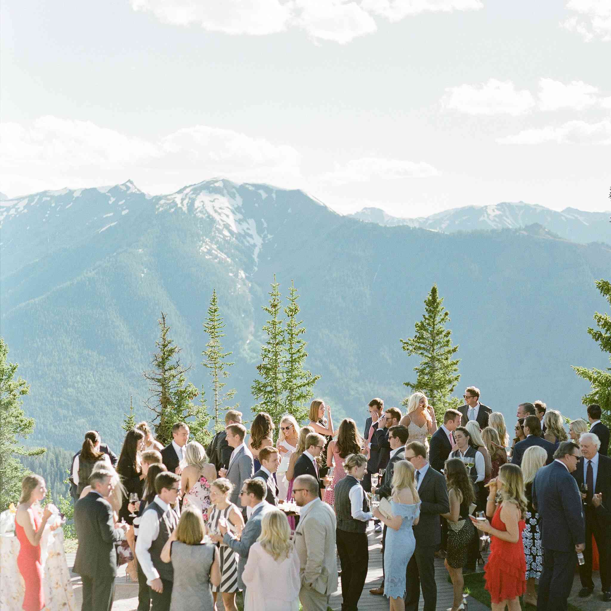 山地接待处的客人