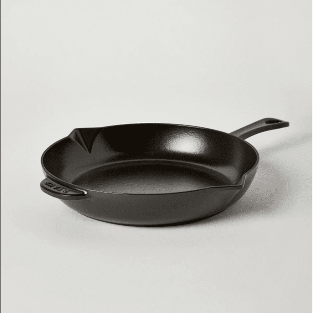 的Staub铸铁煎锅