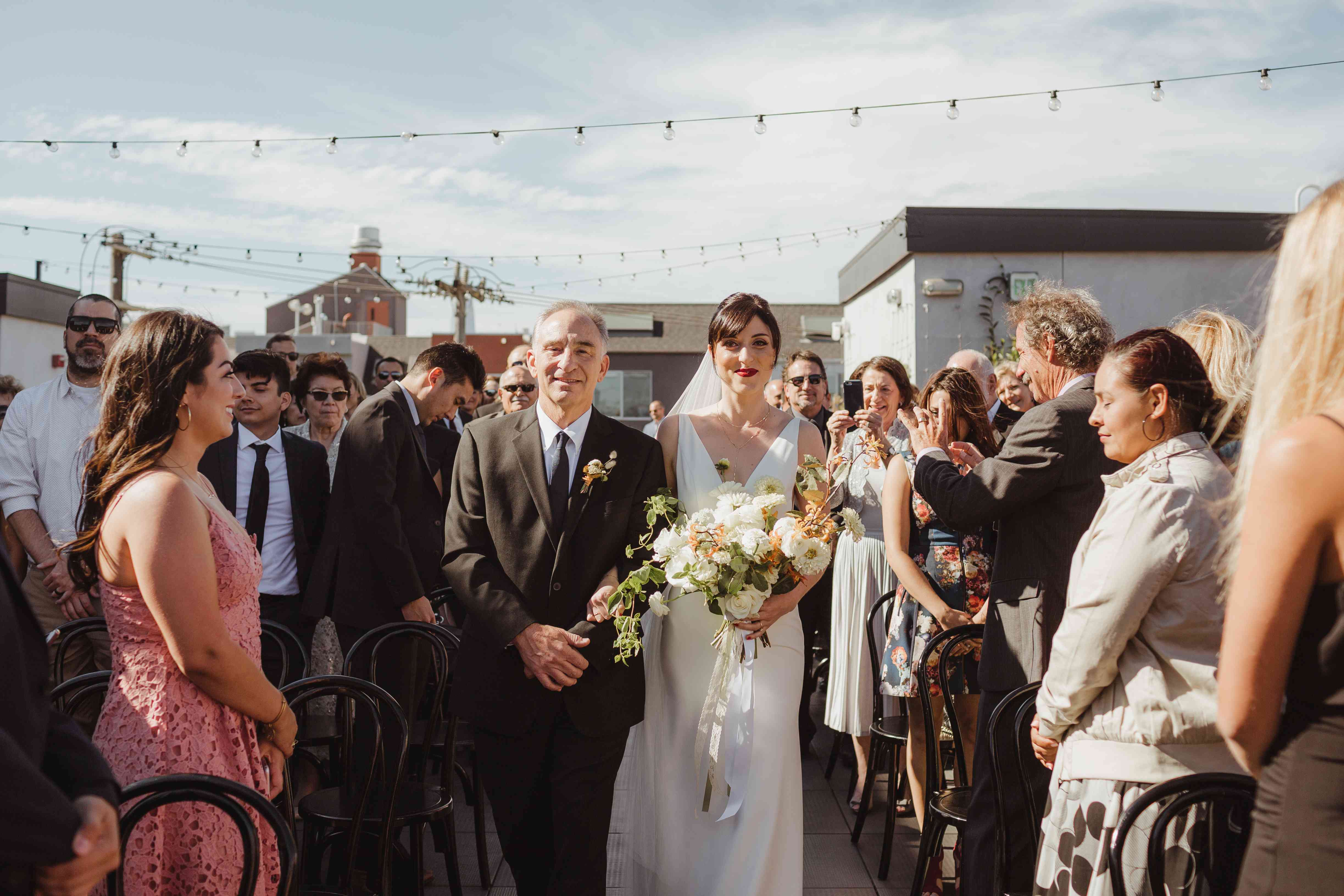 <P>新娘走在过道的父亲</ P>搜索结果