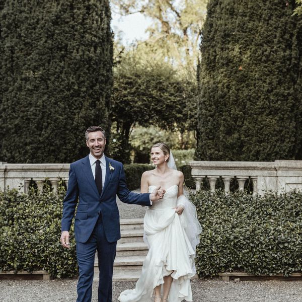 幸福的夫妇微笑