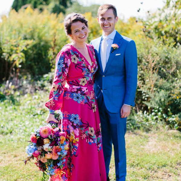 男人和女人微笑