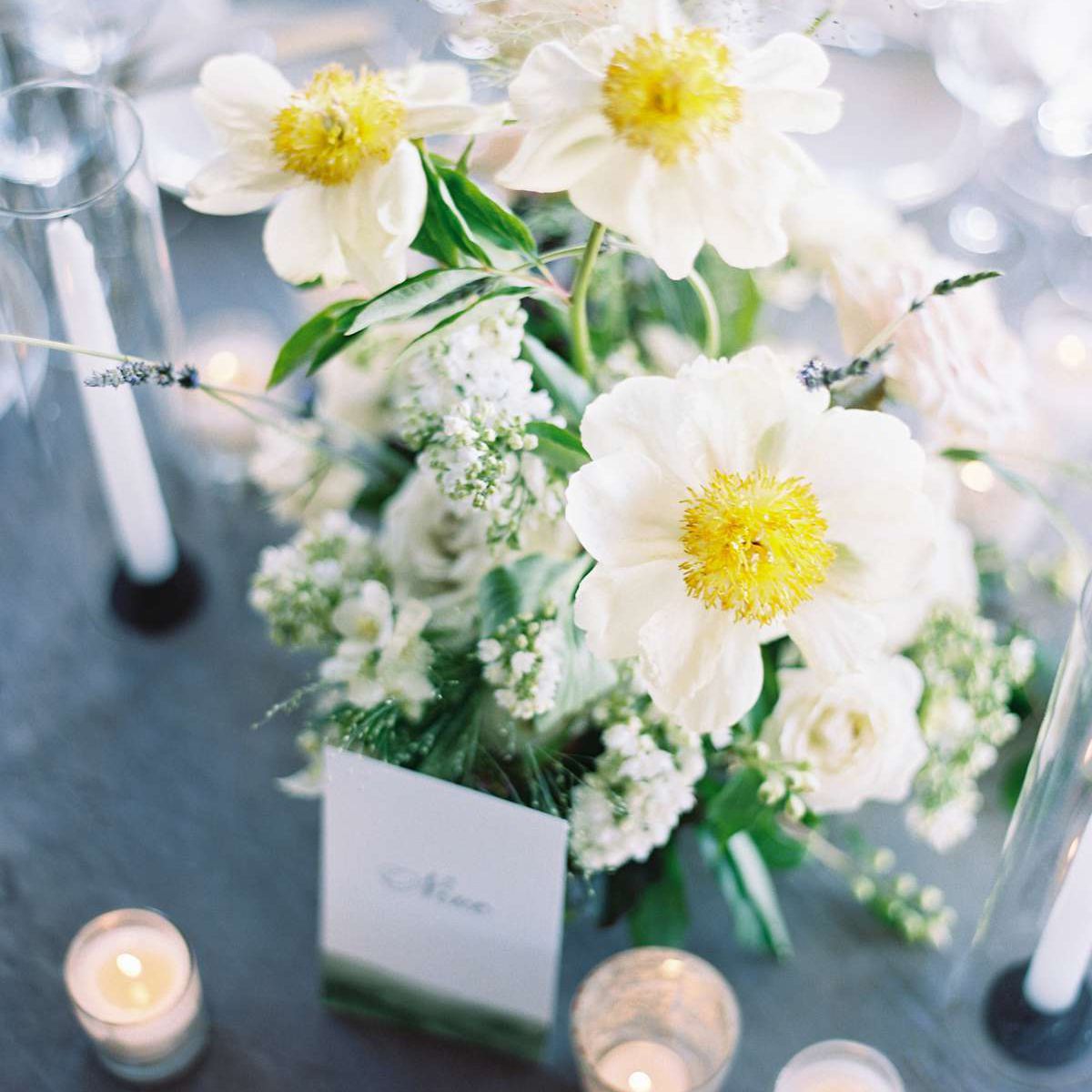 春季婚礼花的中心装饰品