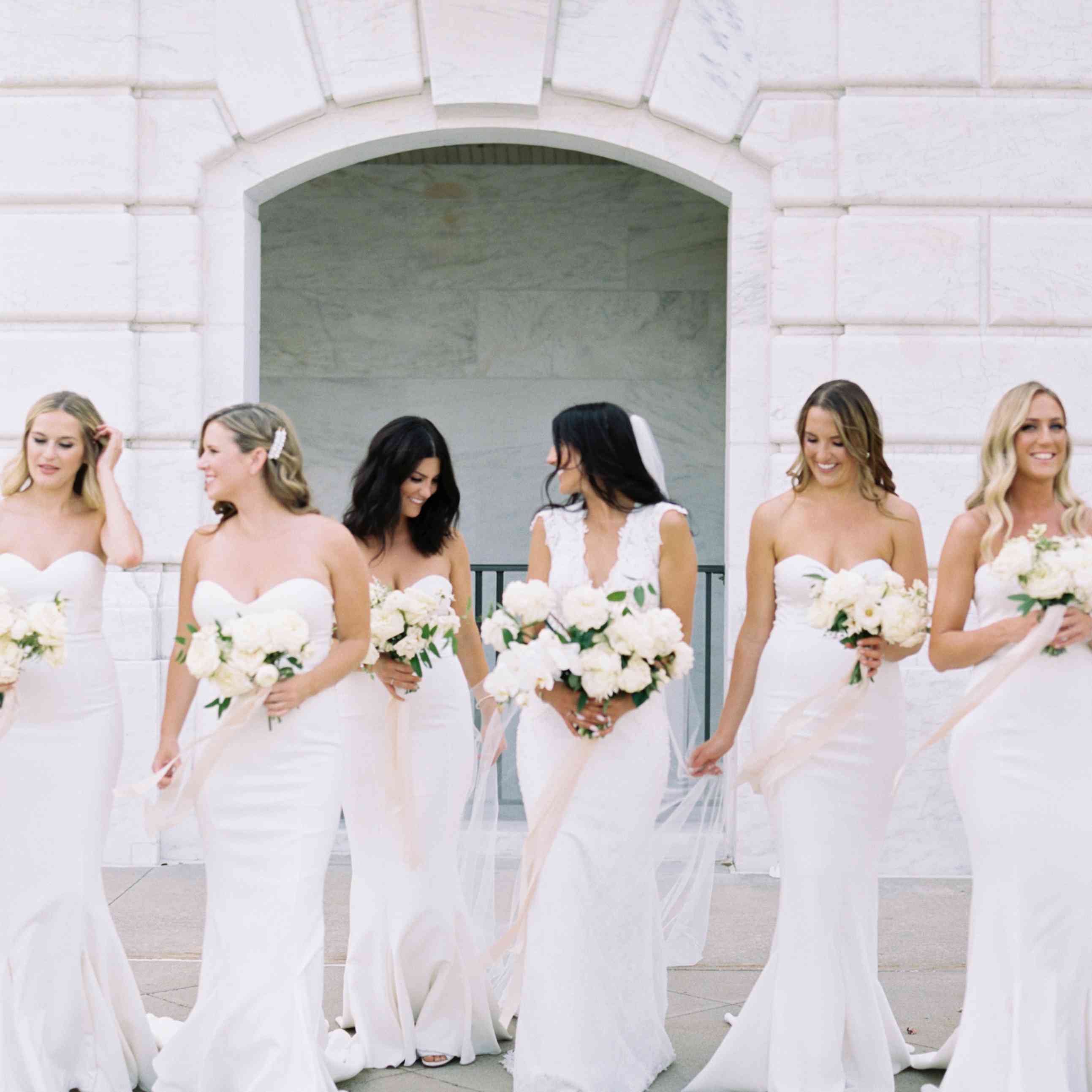 新娘和伴娘们