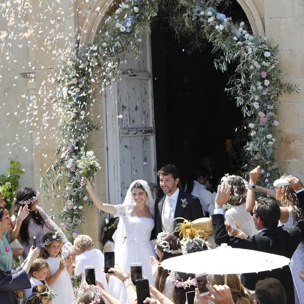 新娘和新郎离开仪式