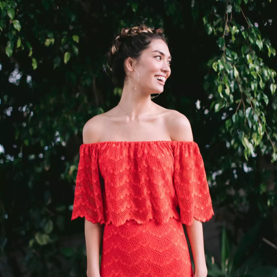 戴着皇冠辫子的新娘