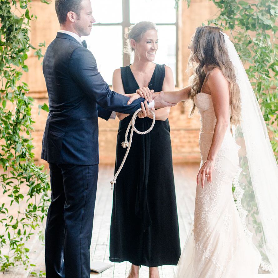 夫妇与官方执行的混合仪式