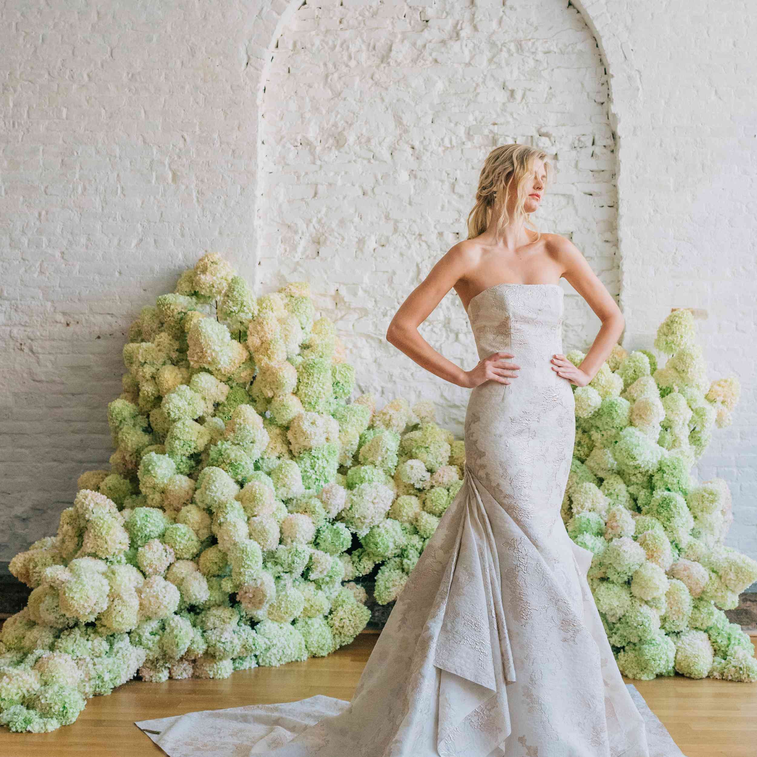 卡罗尔·汉娜婚纱