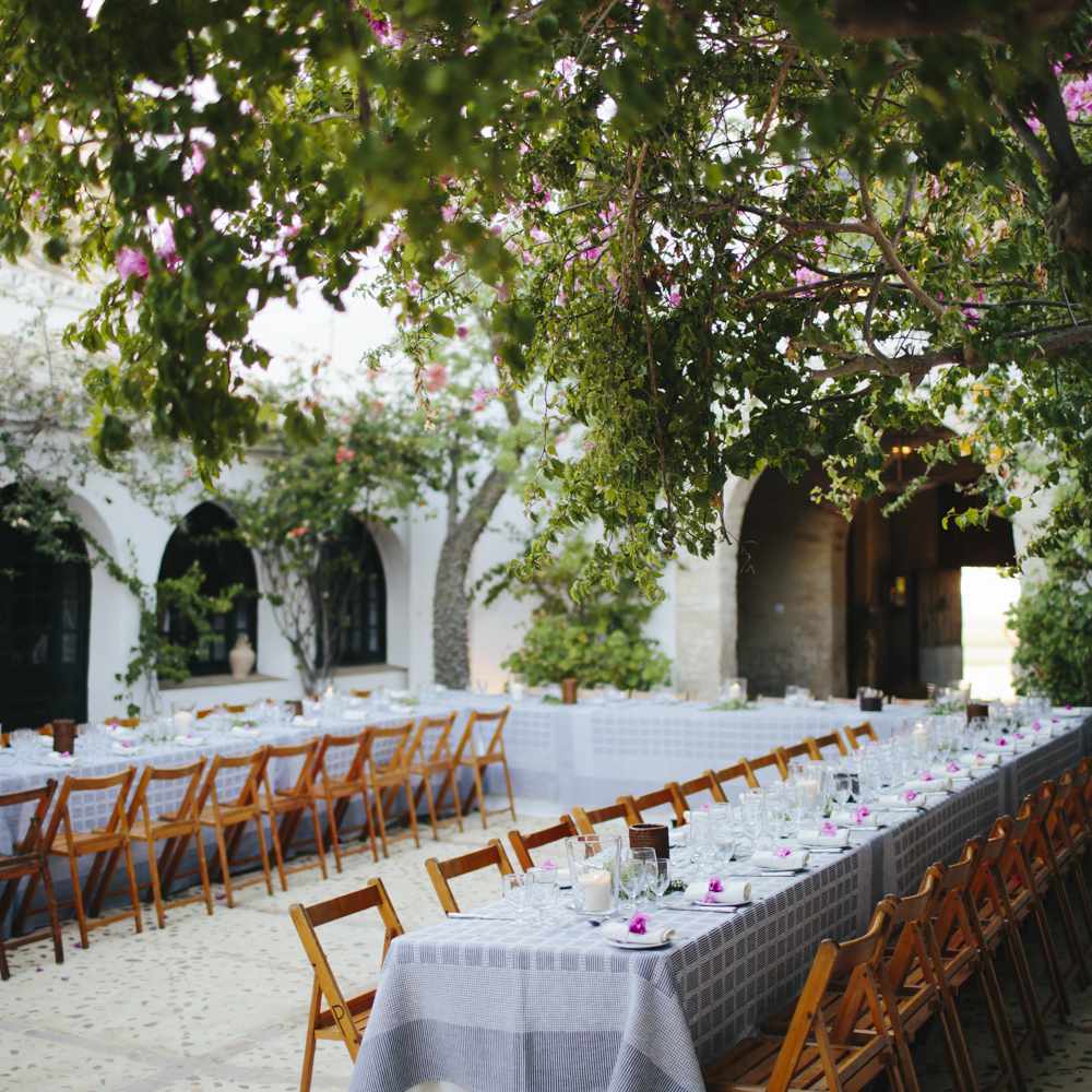 桌子和接待的照片