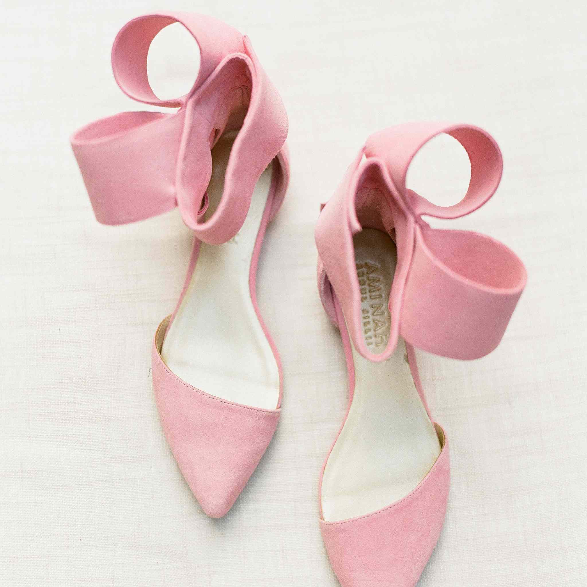 粉红阿米娜·阿卜杜勒·Jillil鞋