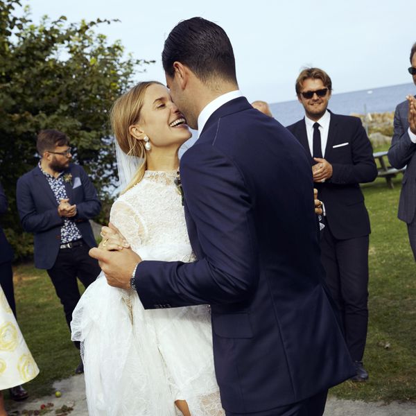 <P>首先舞蹈</ P>