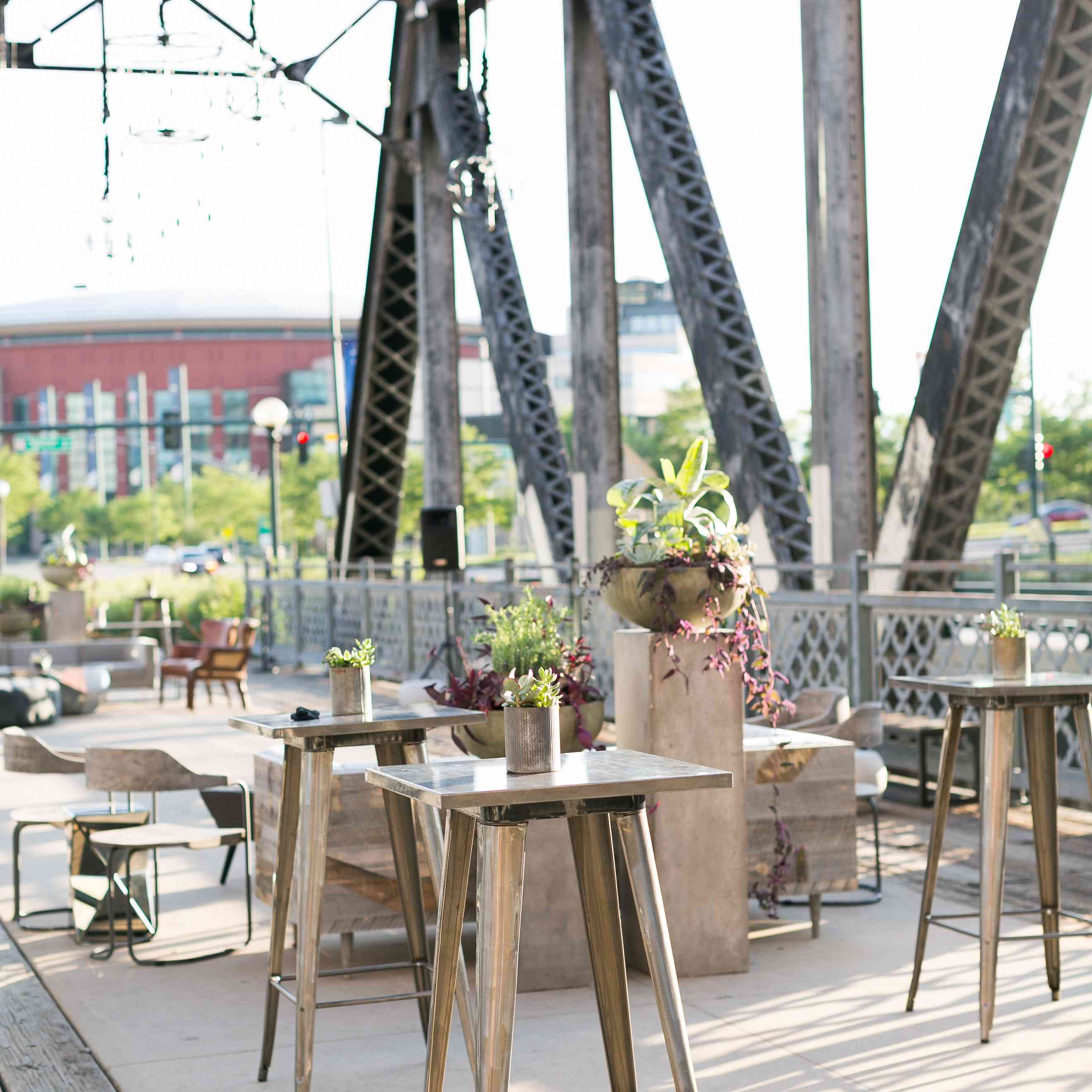 丹佛桥上的鸡尾酒风格招待会