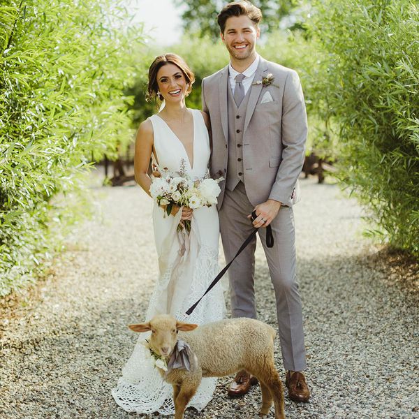 <P>新娘和新郎与羊羔</ P>