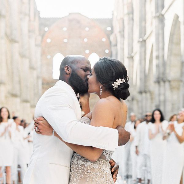 新娘和新郎宣誓后接吻