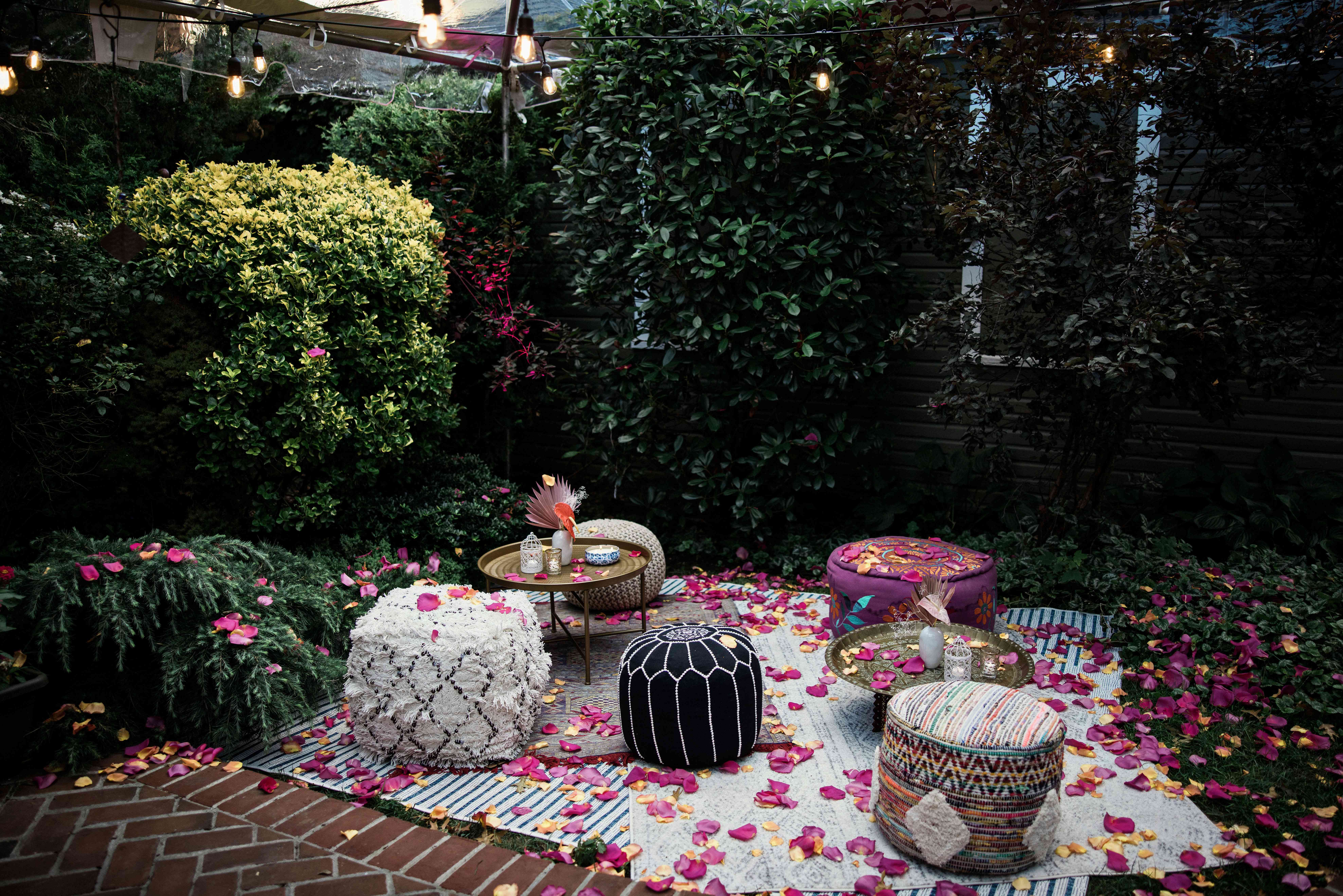 后院的地板座位安排