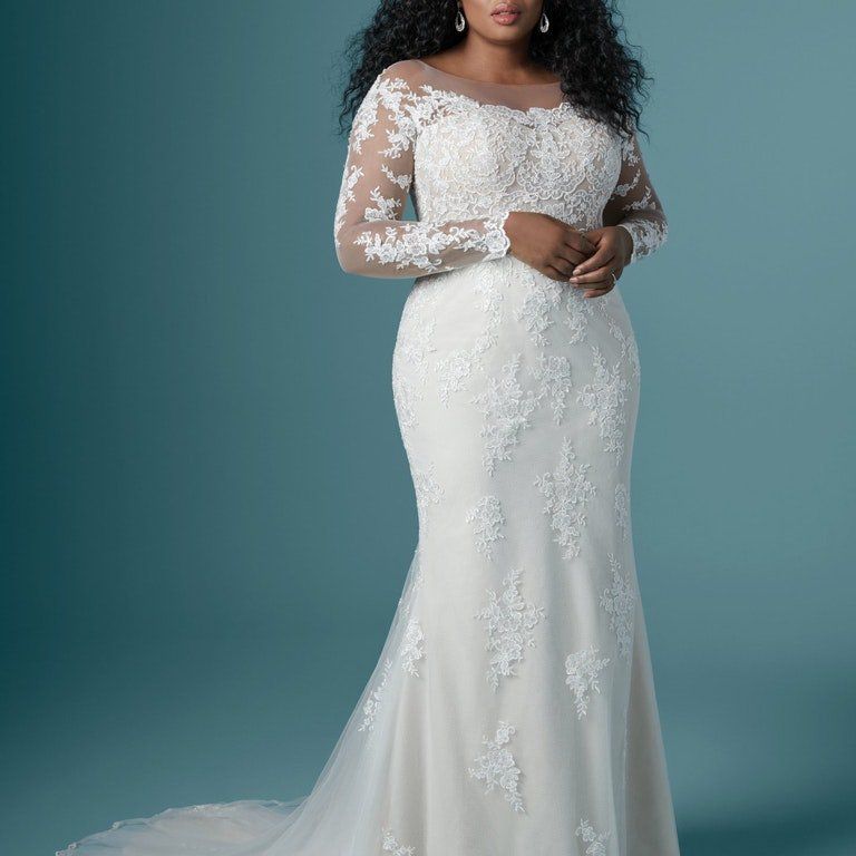 加上幻觉Bateau和袖子婚纱的大小模型