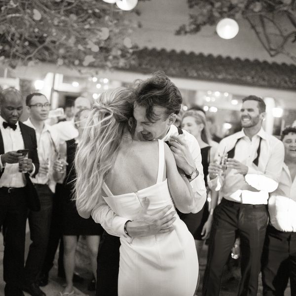 新娘和新郎跳第一支舞