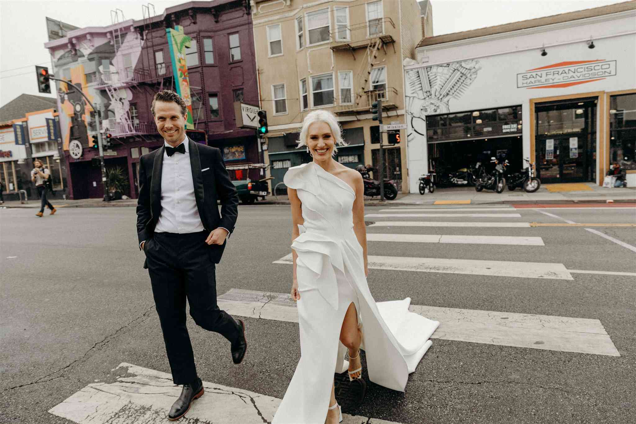 城市里的情侣肖像