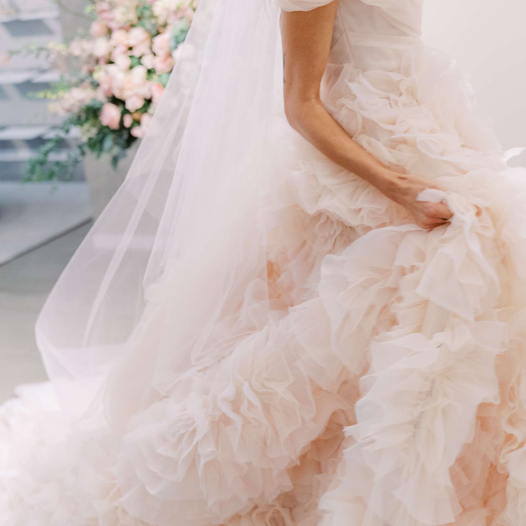 Monique Lhuillier的红色婚纱