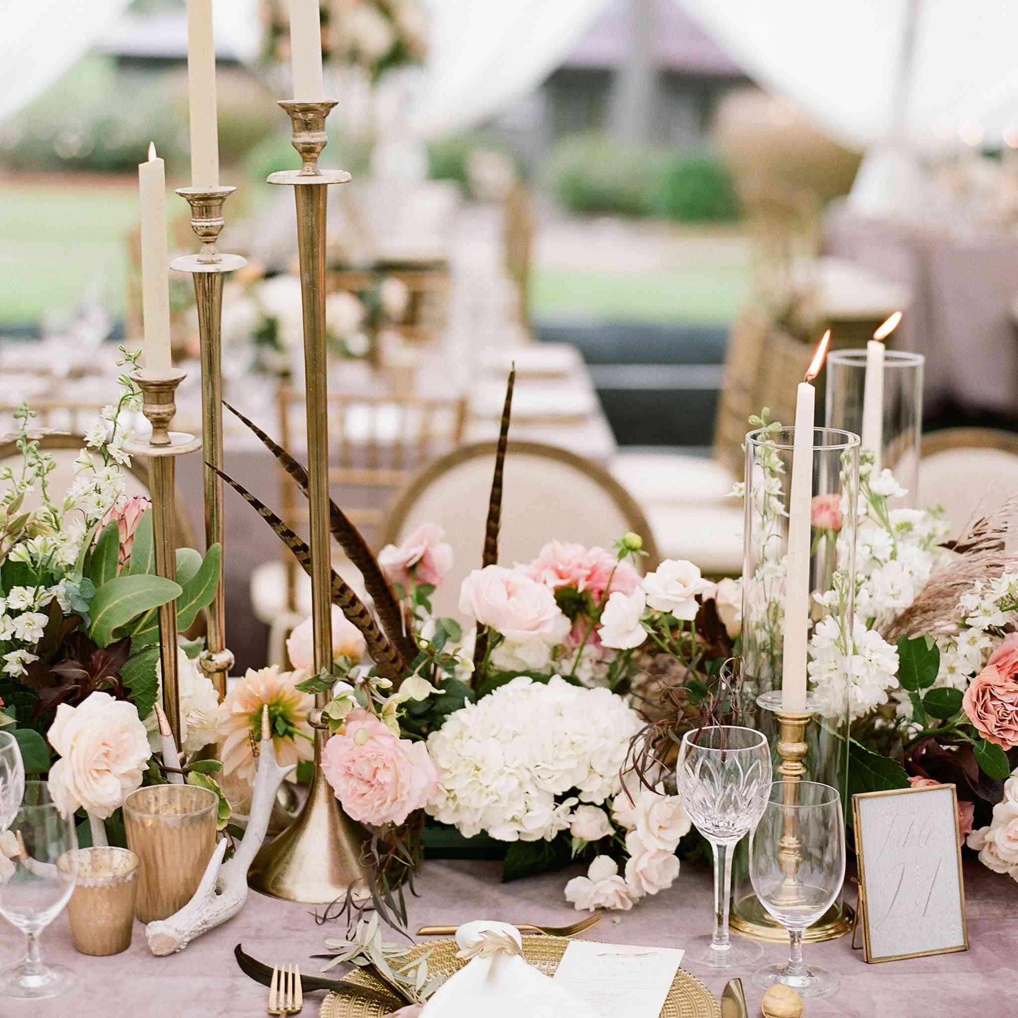 粉色和金色的桌面