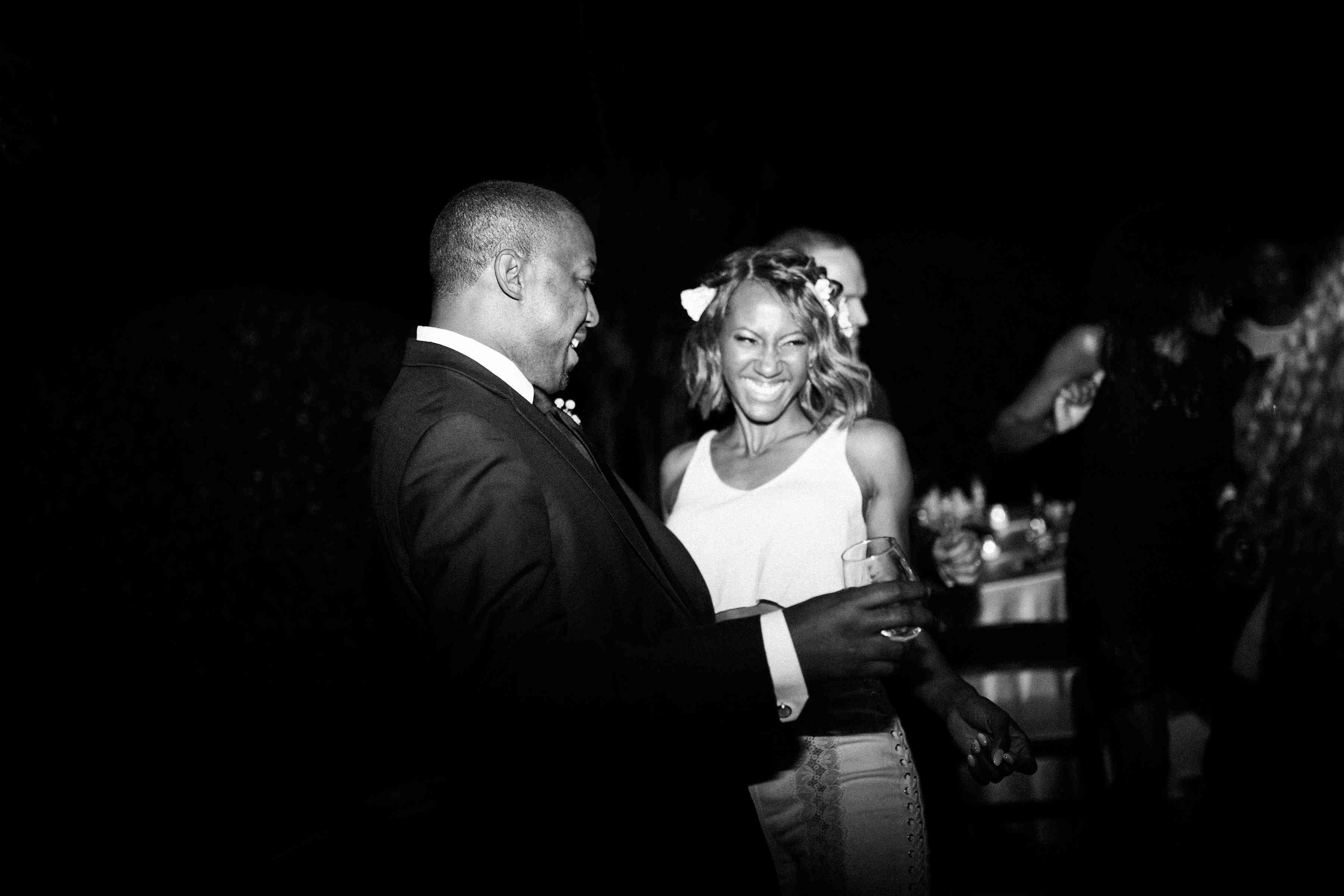 第一支舞时新婚夫妇