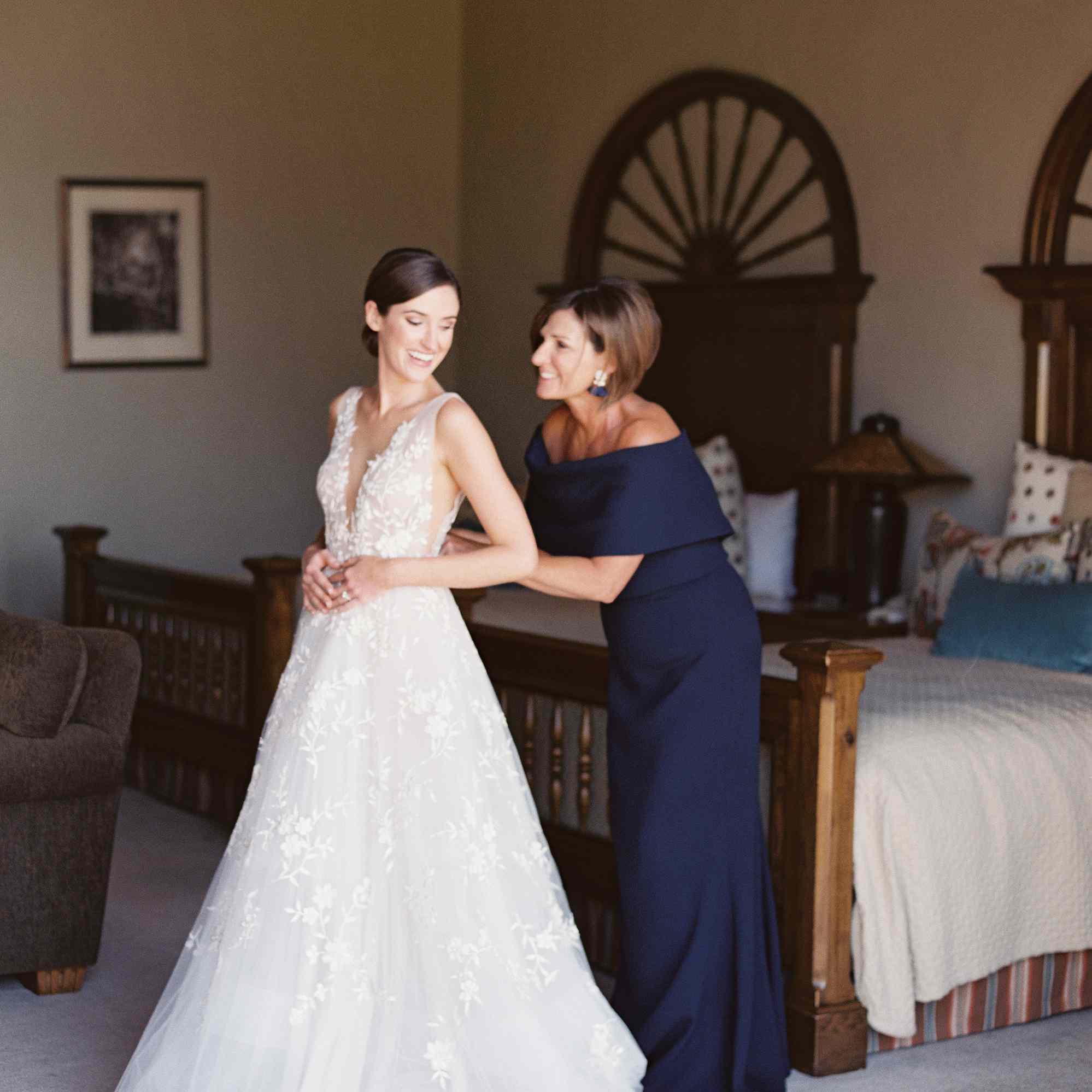 新娘的母亲拉链婚纱