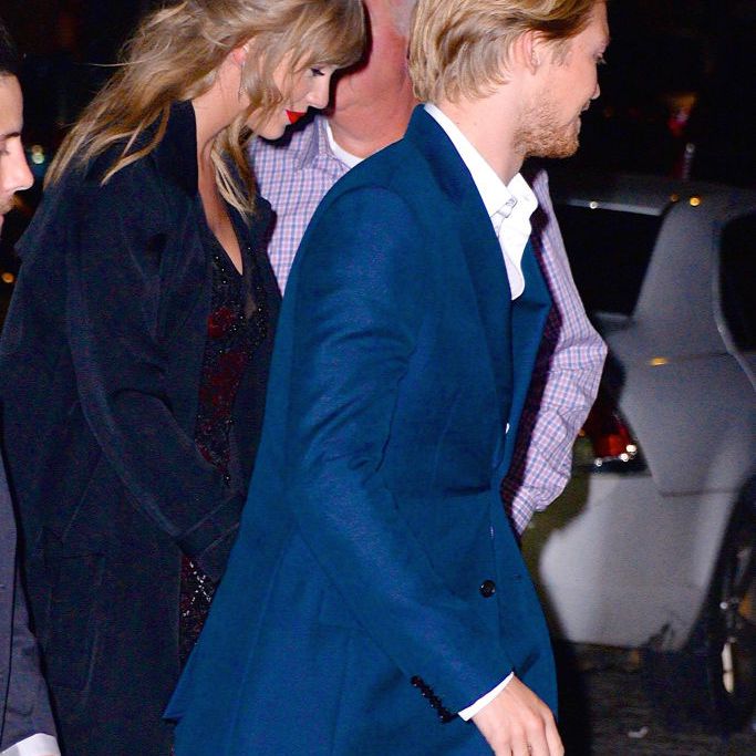 泰勒斯威夫特和乔·阿尔威