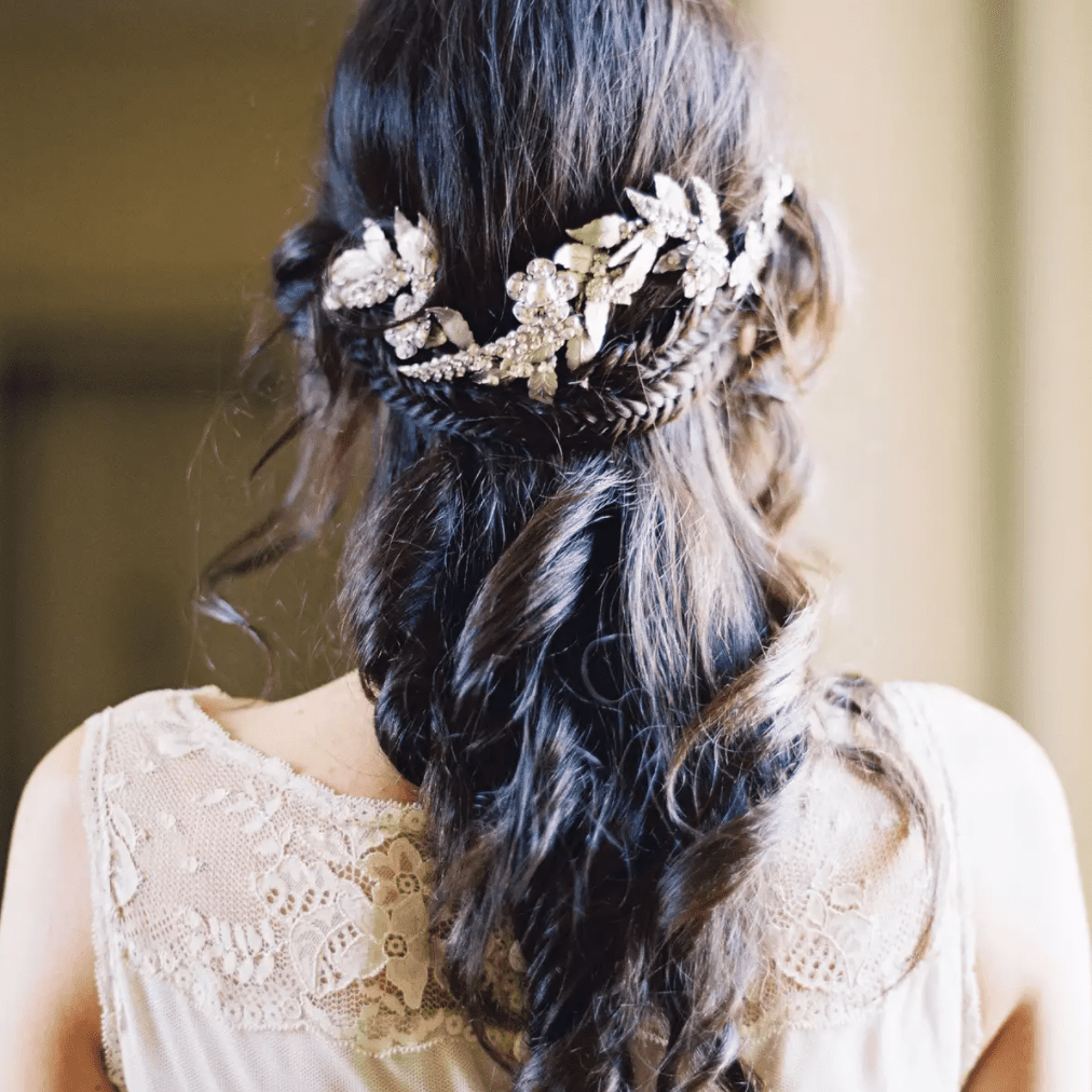 双鱼尾半圆造型