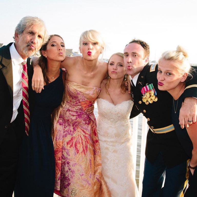 泰勒迅速崩溃婚礼