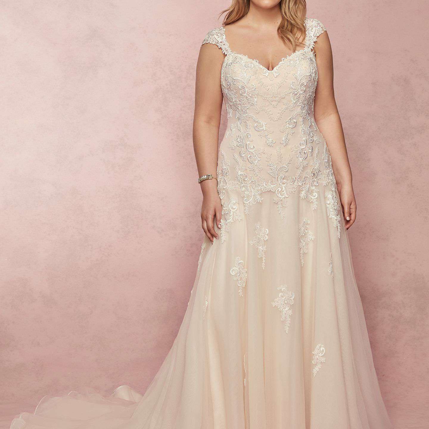 丽贝卡英格拉姆