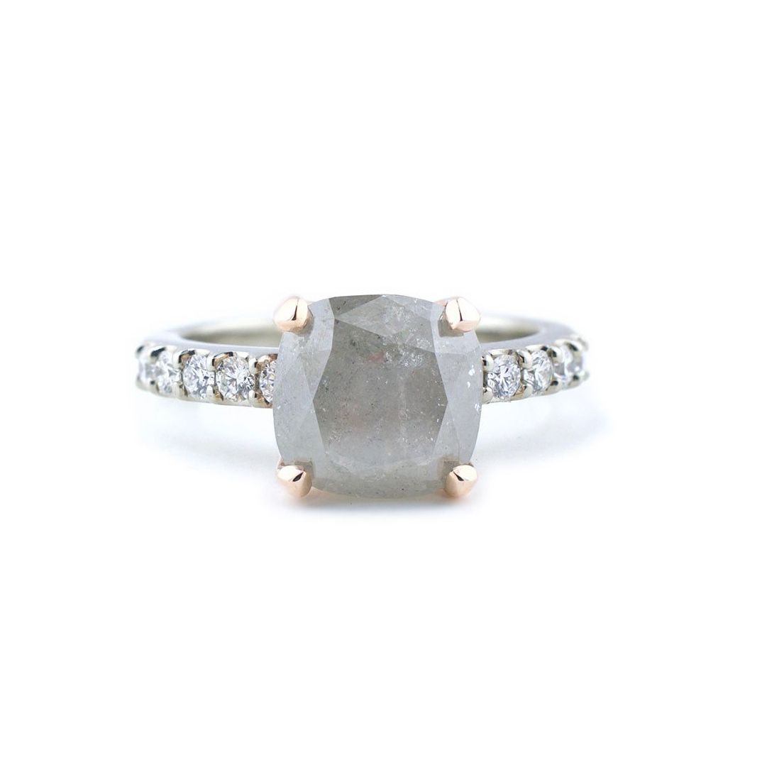 浅灰色毛坯钻石与玫瑰和白金镶钻混战集
