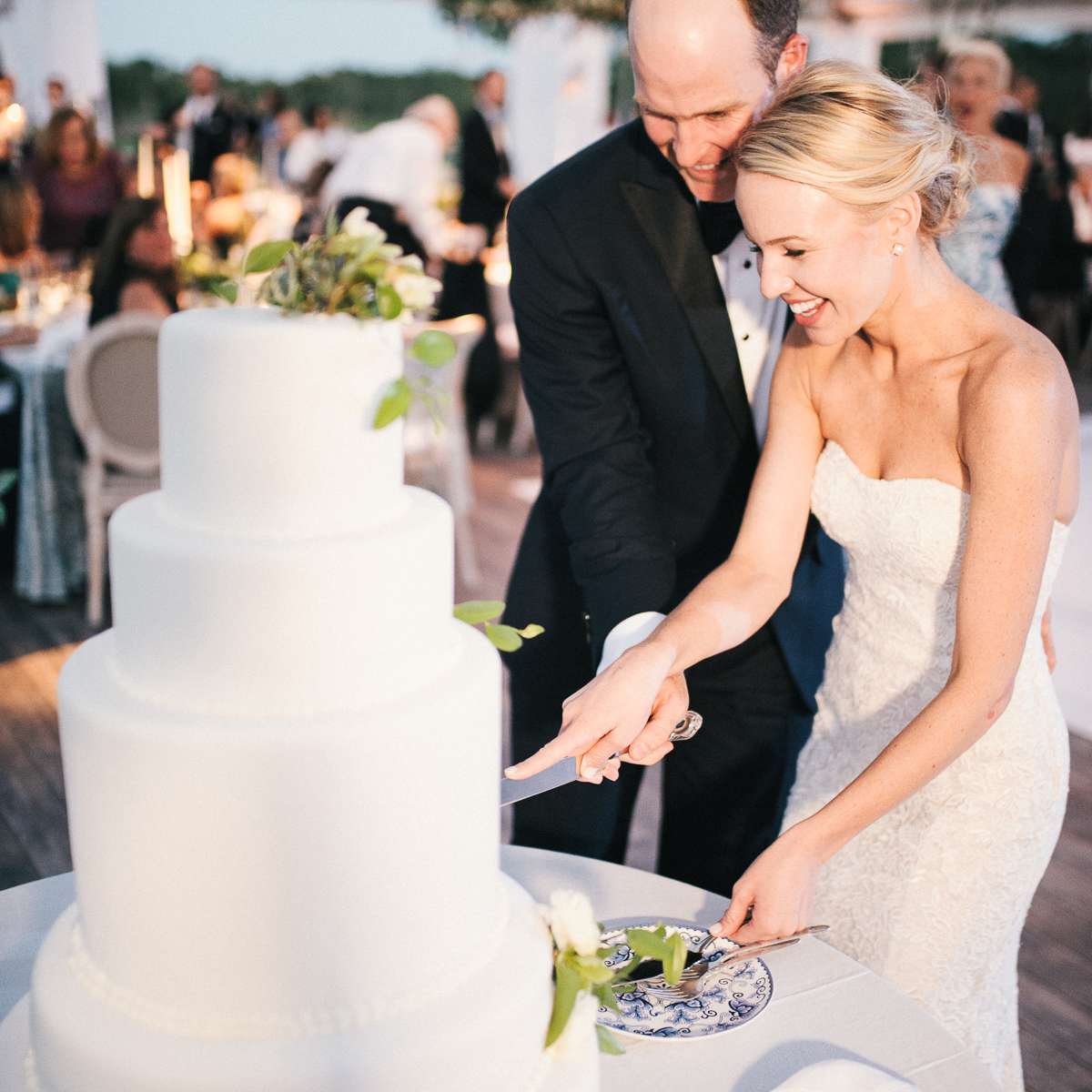 切蛋糕< p > < / p > < br > < br >