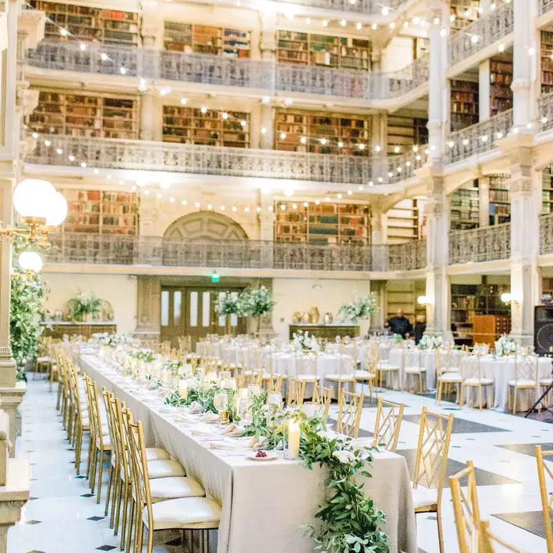 皮博迪图书馆的接待台