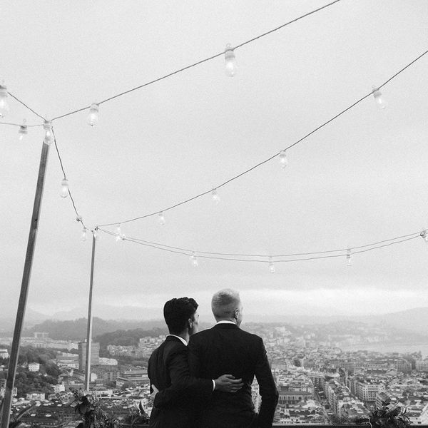 一起站立的夫妇