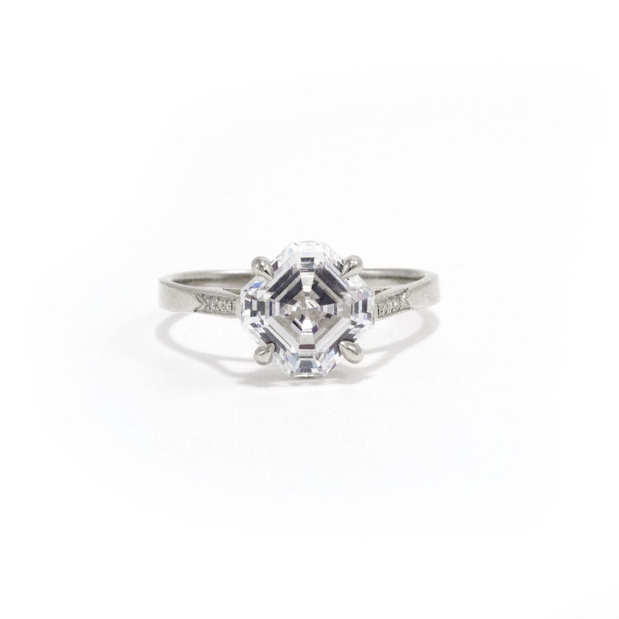 阿什利张丁方形订婚戒指188bet官网88bet官网