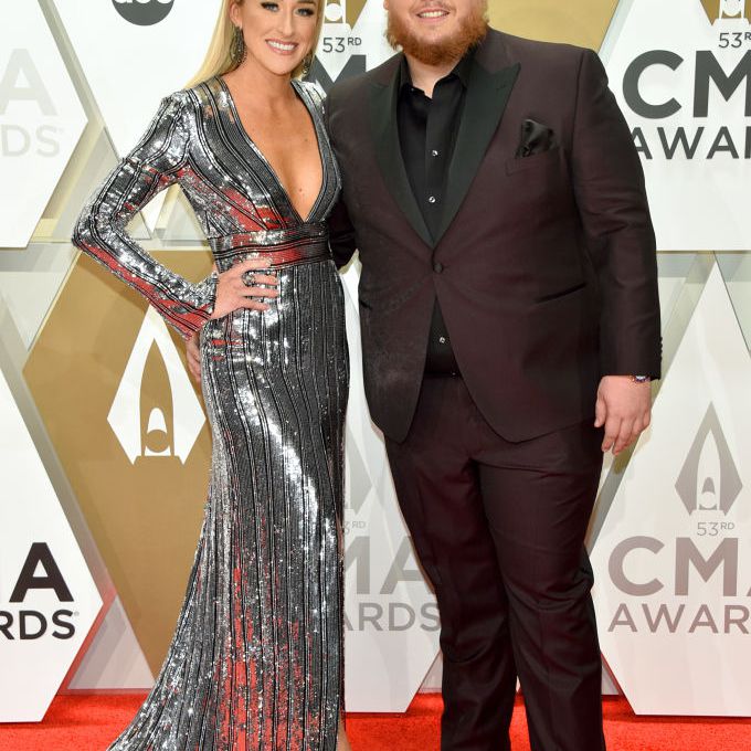 妮可·霍金和卢克·库姆斯