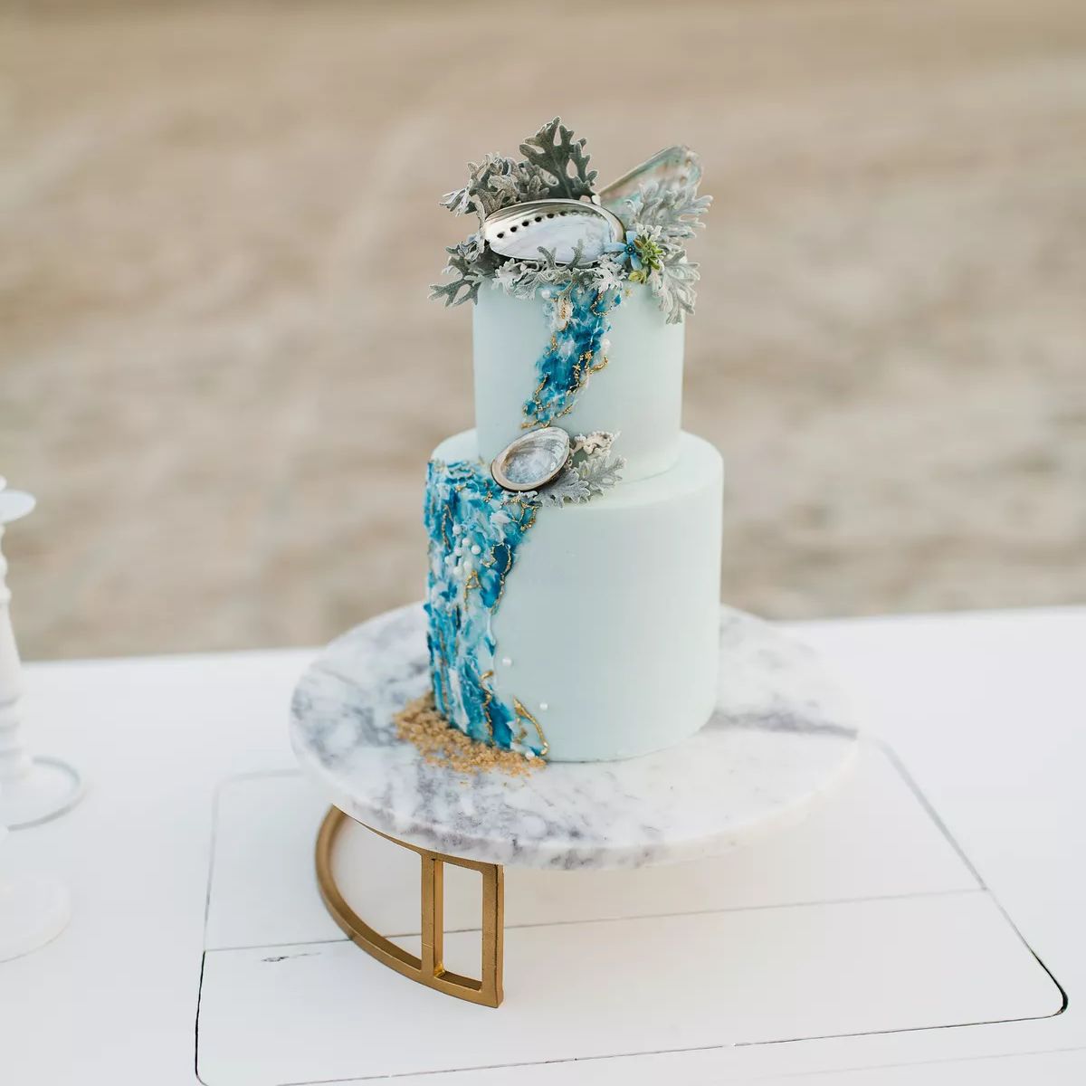绿松石海滩婚礼蛋糕