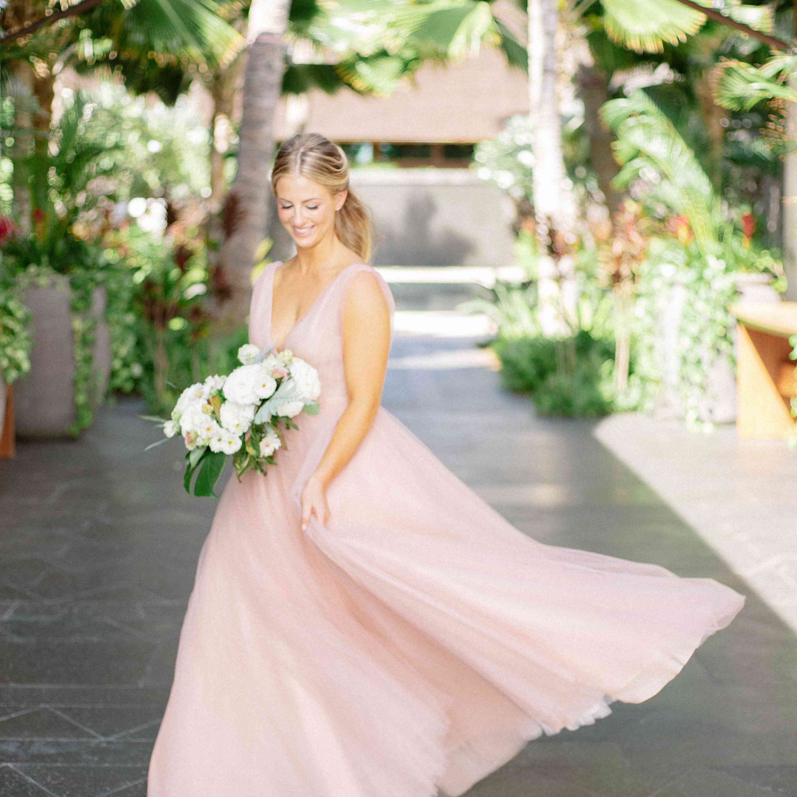 在她的婚礼礼服，新娘姿态