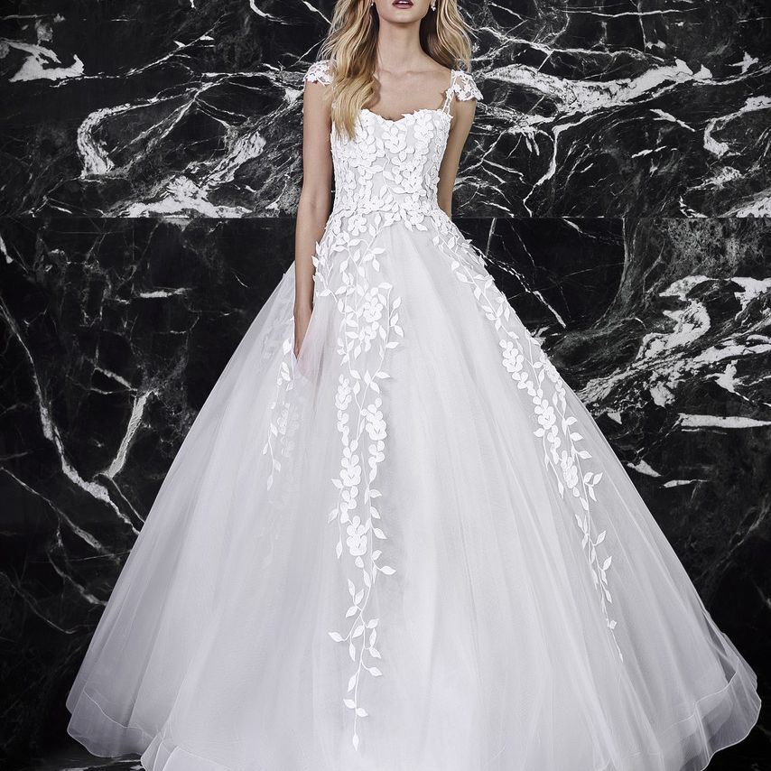 维多利亚Kyriakides舞会礼服