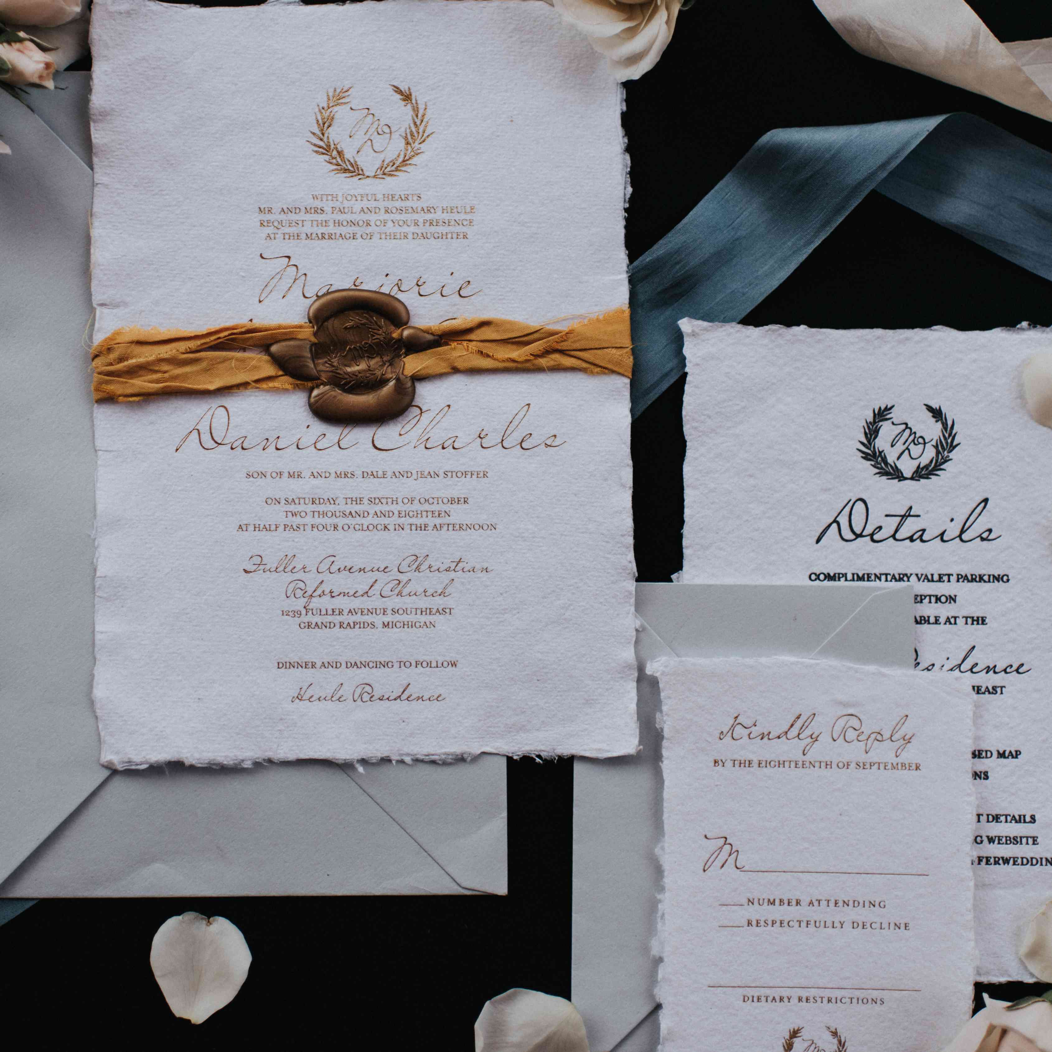 个性化的密歇根婚礼，婚礼邀请套房